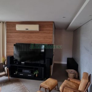 Casa com 200m², 3 dormitórios, 2 vagas, no bairro Santa Catarina em Caxias do Sul para Comprar