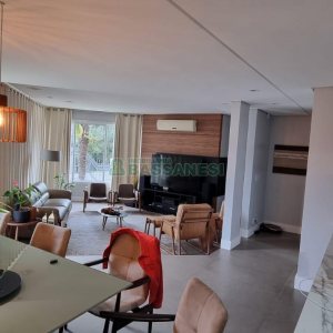 Casa com 200m², 3 dormitórios, 2 vagas, no bairro Santa Catarina em Caxias do Sul para Comprar