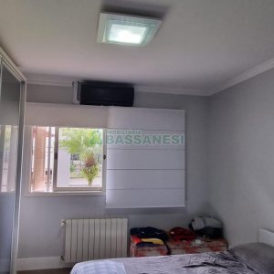 Casa com 200m², 3 dormitórios, 2 vagas, no bairro Santa Catarina em Caxias do Sul para Comprar