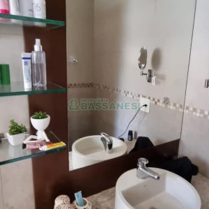Casa com 200m², 3 dormitórios, 2 vagas, no bairro Santa Catarina em Caxias do Sul para Comprar