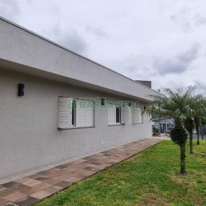 Casa com 200m², 3 dormitórios, 2 vagas, no bairro Santa Catarina em Caxias do Sul para Comprar