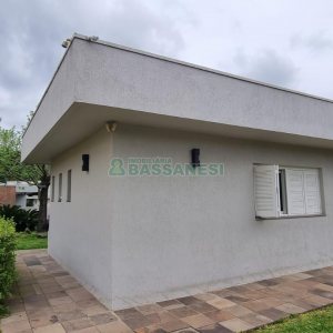 Casa com 200m², 3 dormitórios, 2 vagas, no bairro Santa Catarina em Caxias do Sul para Comprar
