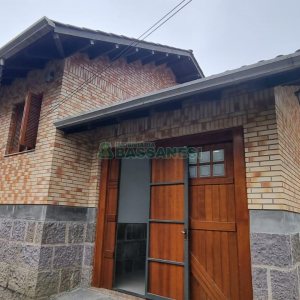 Casa com 131m², 2 dormitórios, 1 vaga, no bairro Vila Verde em Caxias do Sul para Comprar