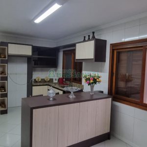 Casa com 131m², 2 dormitórios, 1 vaga, no bairro Vila Verde em Caxias do Sul para Comprar