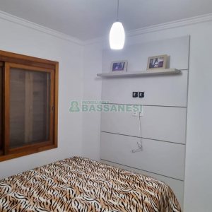 Casa com 131m², 2 dormitórios, 1 vaga, no bairro Vila Verde em Caxias do Sul para Comprar