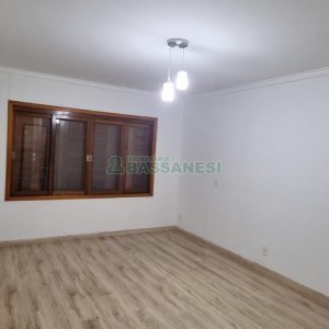 Casa com 131m², 2 dormitórios, 1 vaga, no bairro Vila Verde em Caxias do Sul para Comprar
