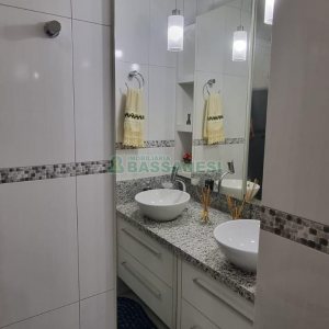 Casa com 131m², 2 dormitórios, 1 vaga, no bairro Vila Verde em Caxias do Sul para Comprar