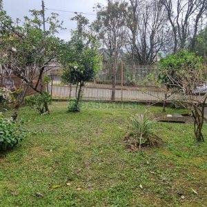 Casa com 131m², 2 dormitórios, 1 vaga, no bairro Vila Verde em Caxias do Sul para Comprar