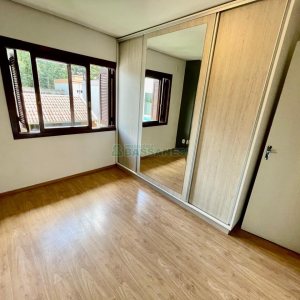 Sobrado com 121m², 3 dormitórios, 2 vagas, no bairro Ana Rech em Caxias do Sul para Alugar