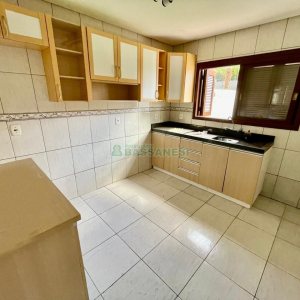Sobrado com 121m², 3 dormitórios, 2 vagas, no bairro Ana Rech em Caxias do Sul para Alugar
