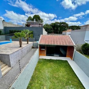 Sobrado com 121m², 3 dormitórios, 2 vagas, no bairro Ana Rech em Caxias do Sul para Alugar