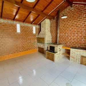 Sobrado com 121m², 3 dormitórios, 2 vagas, no bairro Ana Rech em Caxias do Sul para Alugar