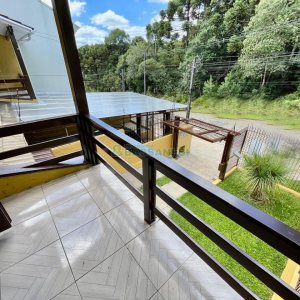 Sobrado com 121m², 3 dormitórios, 2 vagas, no bairro Ana Rech em Caxias do Sul para Alugar