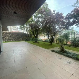 Apartamento com 322m², 3 dormitórios, 4 vagas, no bairro Madureira em Caxias do Sul para Comprar