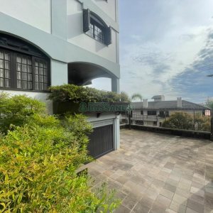 Apartamento com 322m², 3 dormitórios, 4 vagas, no bairro Madureira em Caxias do Sul para Comprar