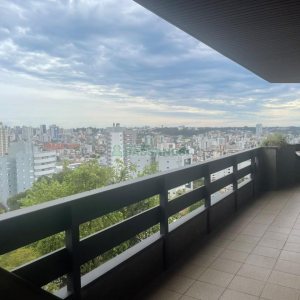 Apartamento com 322m², 3 dormitórios, 4 vagas, no bairro Madureira em Caxias do Sul para Comprar