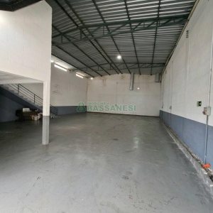 Pavilhão com 216m², no bairro Salgado Filho em Caxias do Sul para Alugar