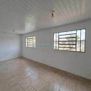Pavilhão com 216m², no bairro Salgado Filho em Caxias do Sul para Alugar