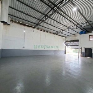 Pavilhão com 216m², no bairro Salgado Filho em Caxias do Sul para Alugar