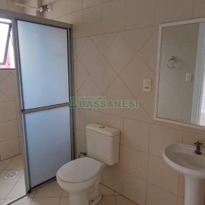 Kitinete com 37m², 1 dormitório, no bairro Centro em Caxias do Sul para Alugar ou Comprar