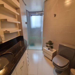 Apto Mobiliado com 84m², 2 dormitórios, 1 vaga, no bairro Centro em Caxias do Sul para Alugar