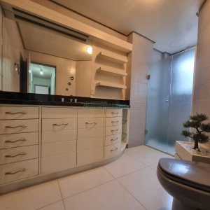 Apto Mobiliado com 84m², 2 dormitórios, 1 vaga, no bairro Centro em Caxias do Sul para Alugar