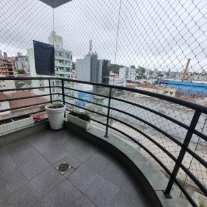 Apto Mobiliado com 84m², 2 dormitórios, 1 vaga, no bairro Centro em Caxias do Sul para Alugar