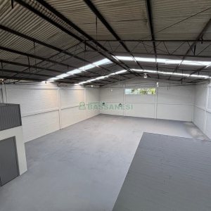 Pavilhão com 300m², no bairro Jardim Eldorado em Caxias do Sul para Alugar