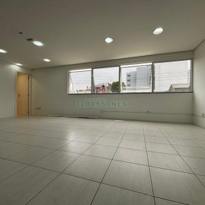 Sala com 92m², no bairro Panazzolo em Caxias do Sul para Alugar