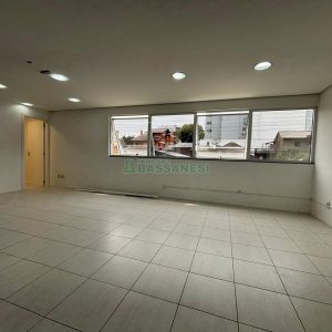 Sala com 92m², no bairro Panazzolo em Caxias do Sul para Alugar