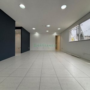 Sala com 92m², no bairro Panazzolo em Caxias do Sul para Alugar