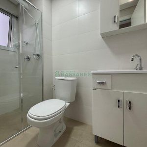 Apartamento com 62m², 2 dormitórios, 1 vaga, no bairro Kayser em Caxias do Sul para Alugar
