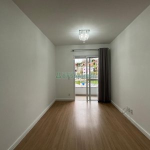 Apartamento com 62m², 2 dormitórios, 1 vaga, no bairro Kayser em Caxias do Sul para Alugar