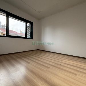 Loja com 52m², no bairro Panazzolo em Caxias do Sul para Alugar