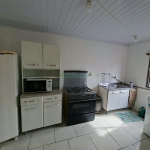 Casa com 40m², 2 dormitórios, no bairro Pio X em Caxias do Sul para Alugar