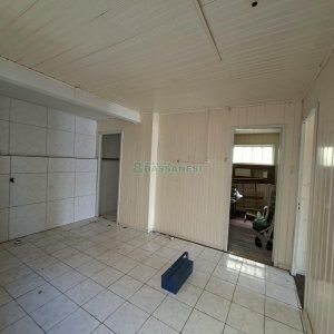 Casa com 56m², 3 dormitórios, 1 vaga, no bairro Cristo Redentor em Caxias do Sul para Alugar