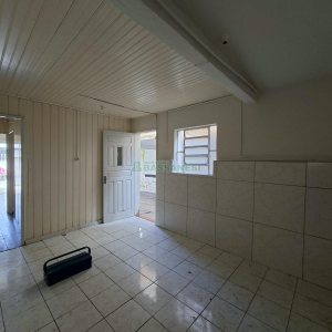 Casa com 56m², 3 dormitórios, 1 vaga, no bairro Cristo Redentor em Caxias do Sul para Alugar