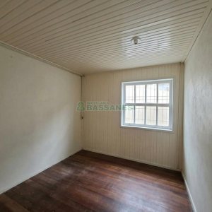 Casa com 56m², 3 dormitórios, 1 vaga, no bairro Cristo Redentor em Caxias do Sul para Alugar