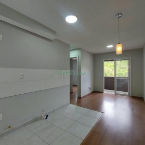 Apartamento com 65m², 2 dormitórios, 1 vaga, no bairro Nossa Senhora das Graças em Caxias do Sul para Alugar