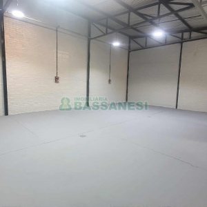 Pavilhão com 180m², 1 vaga, no bairro São José em Caxias do Sul para Alugar