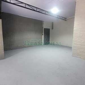 Pavilhão com 180m², 1 vaga, no bairro São José em Caxias do Sul para Alugar