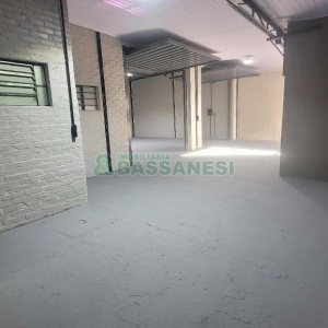 Pavilhão com 180m², 1 vaga, no bairro São José em Caxias do Sul para Alugar
