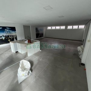 Loja com 200m², no bairro Cinqüentenário em Caxias do Sul para Alugar