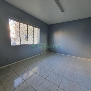 Loja com 150m², no bairro Pio X em Caxias do Sul para Alugar