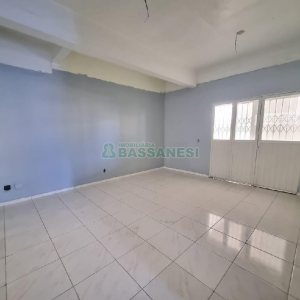 Loja com 150m², no bairro Pio X em Caxias do Sul para Alugar