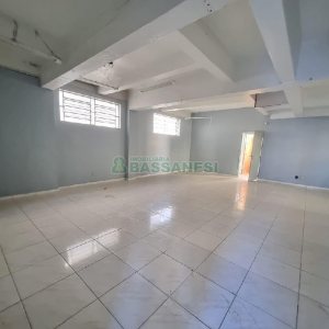 Loja com 150m², no bairro Pio X em Caxias do Sul para Alugar