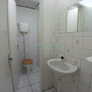 Loja com 156m², no bairro Lourdes em Caxias do Sul para Alugar