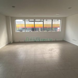 Loja com 89m², no bairro Kayser em Caxias do Sul para Alugar