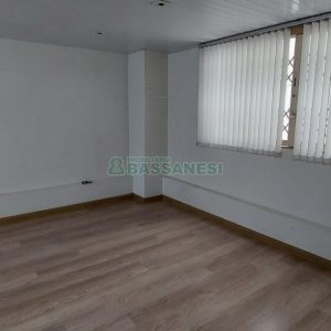 Sobreloja com 200m², no bairro São Pelegrino em Caxias do Sul para Alugar