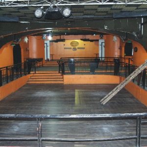 Predio com 1296m², 3 dormitórios, no bairro De Lazzer em Caxias do Sul para Comprar